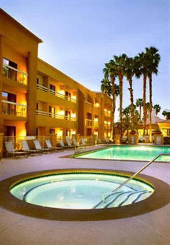 Courtyard By Marriott Palm Springs Hotel