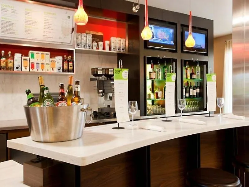 Courtyard By Marriott Palm Springs Hotel